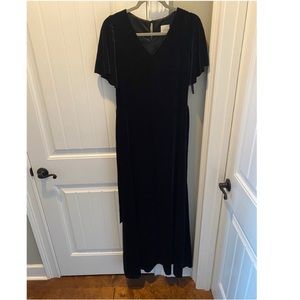 Black Velvet Revelry Reese dress
